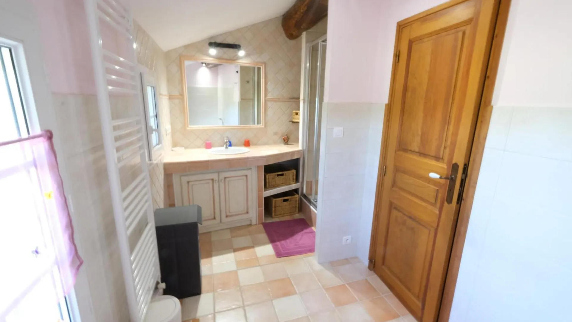 Typical Provencal Mas With Heated Pool, 10 People, In The Countryside Of Cavaillon, Luberon, Provence. Villa Fransa
