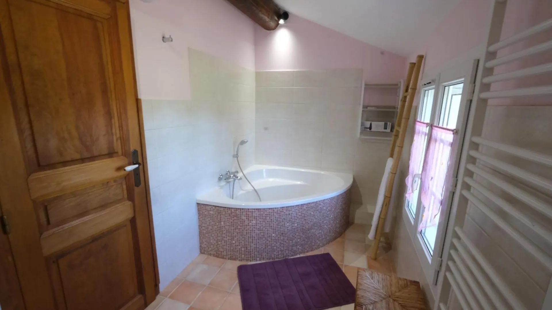 Typical Provencal Mas With Heated Pool, 10 People, In The Countryside Of Cavaillon, Luberon, Provence. Villa 0*, Cavaillon