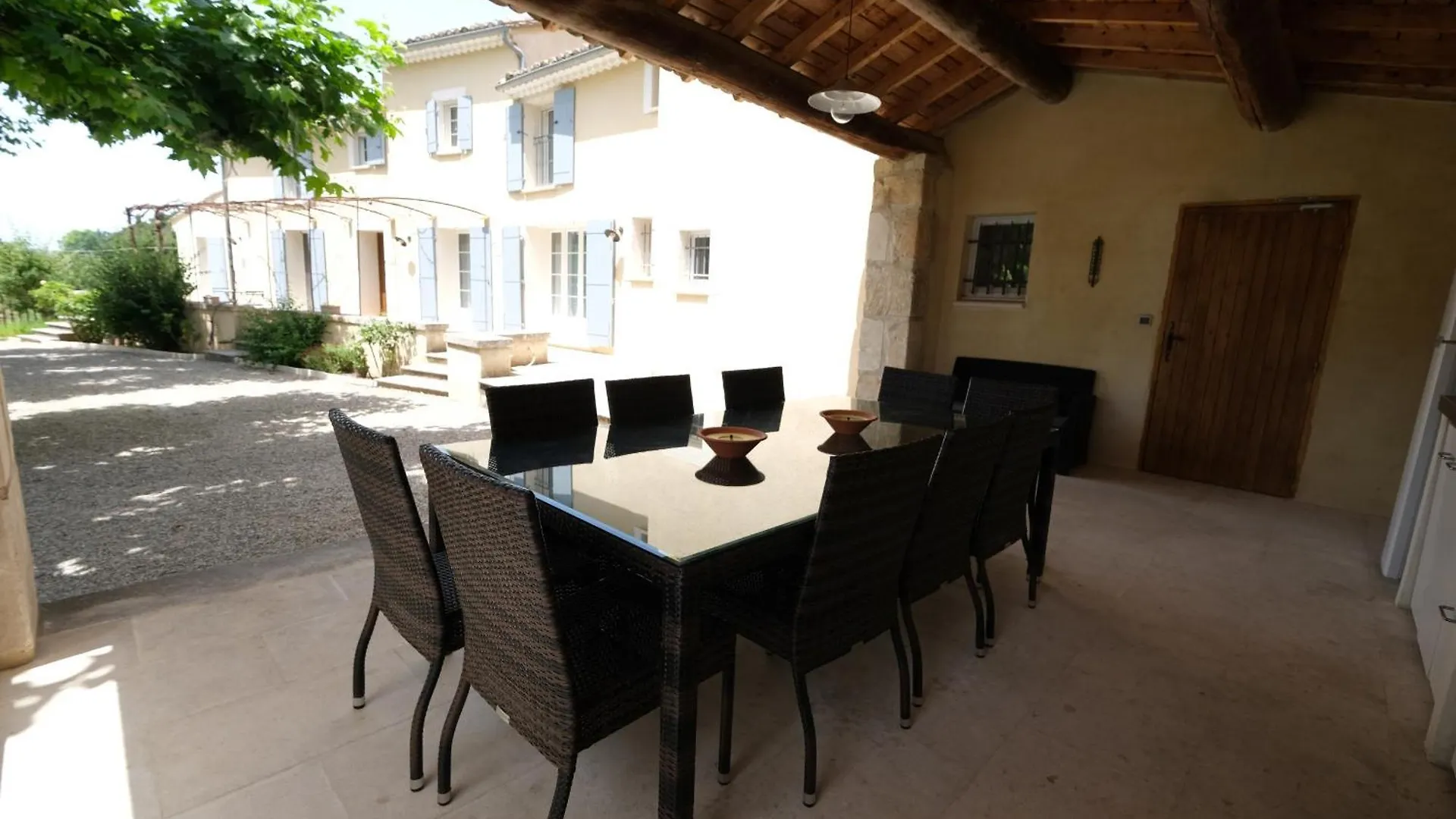 Typical Provencal Mas With Heated Pool, 10 People, In The Countryside Of Cavaillon, Luberon, Provence. Villa Fransa