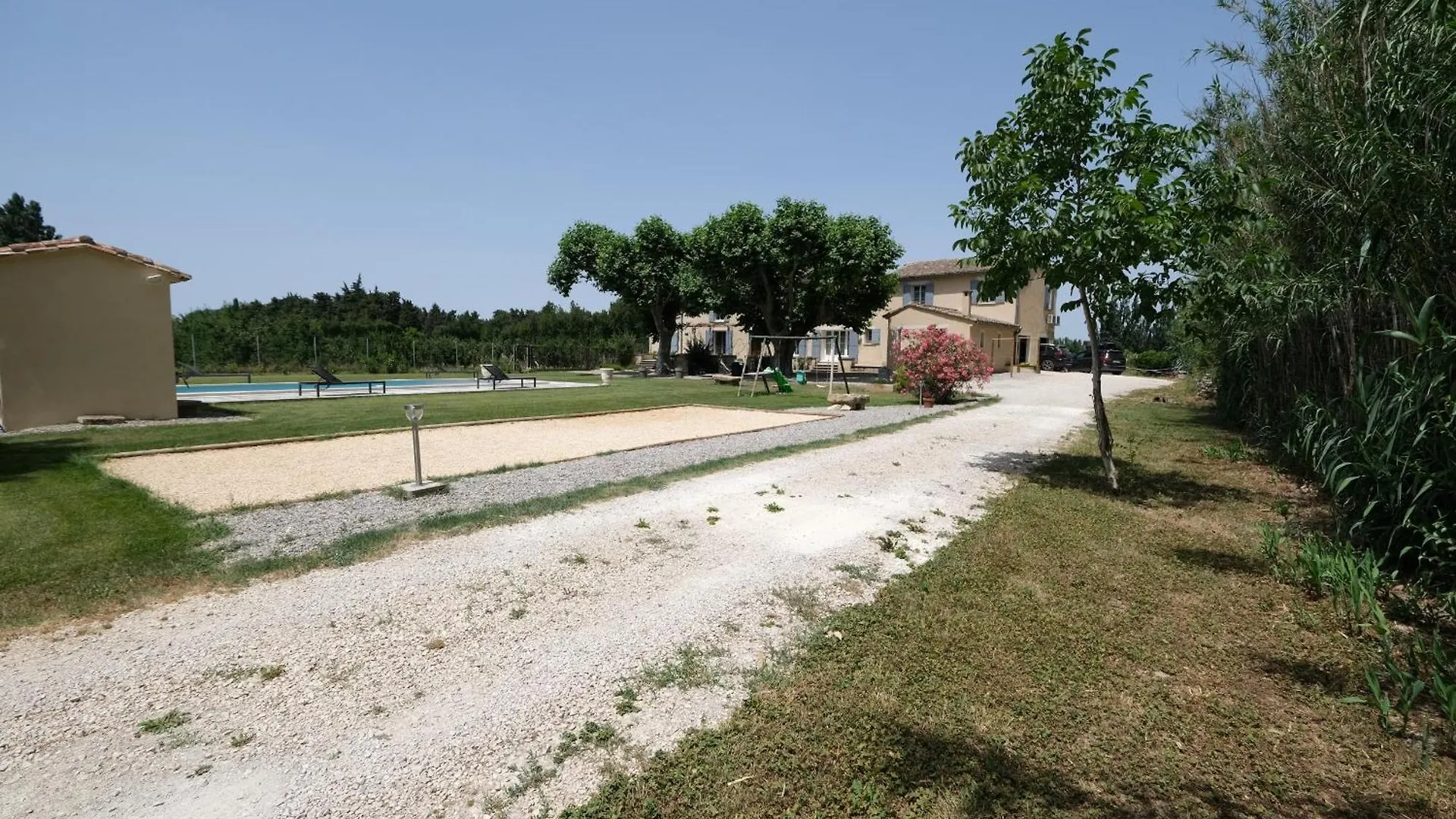 Typical Provencal Mas With Heated Pool, 10 People, In The Countryside Of Cavaillon, Luberon, Provence. Villa